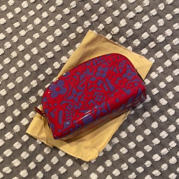 Louis Vuitton Patent Sweet Cosmetic Monogram Rose - Picture 8 of 8